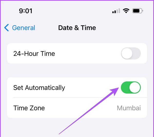 स्वचालित रूप से दिनांक और समय सेट करें iPhone